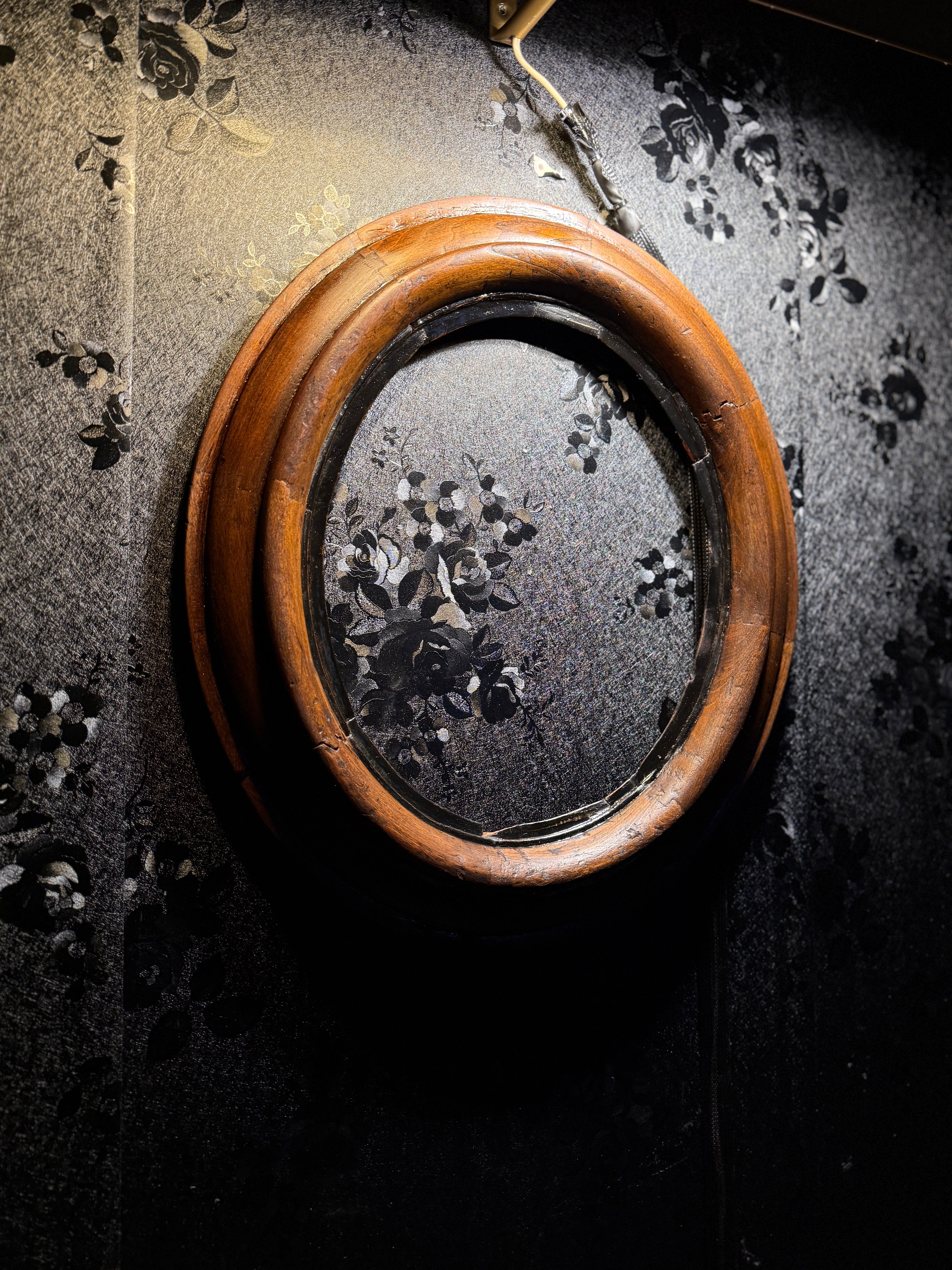 Victorian Steam-Bent Oval Frame (c.1870–1890) – Original Patina &amp; Maker’s Label