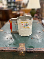 Androck Hand-i-Sift One-Hand Flour Sifter, Tulip and Scroll Decal with Painted Wood Handle, The Washburn Company, Rockford, Illinois, c. 1945–1955
