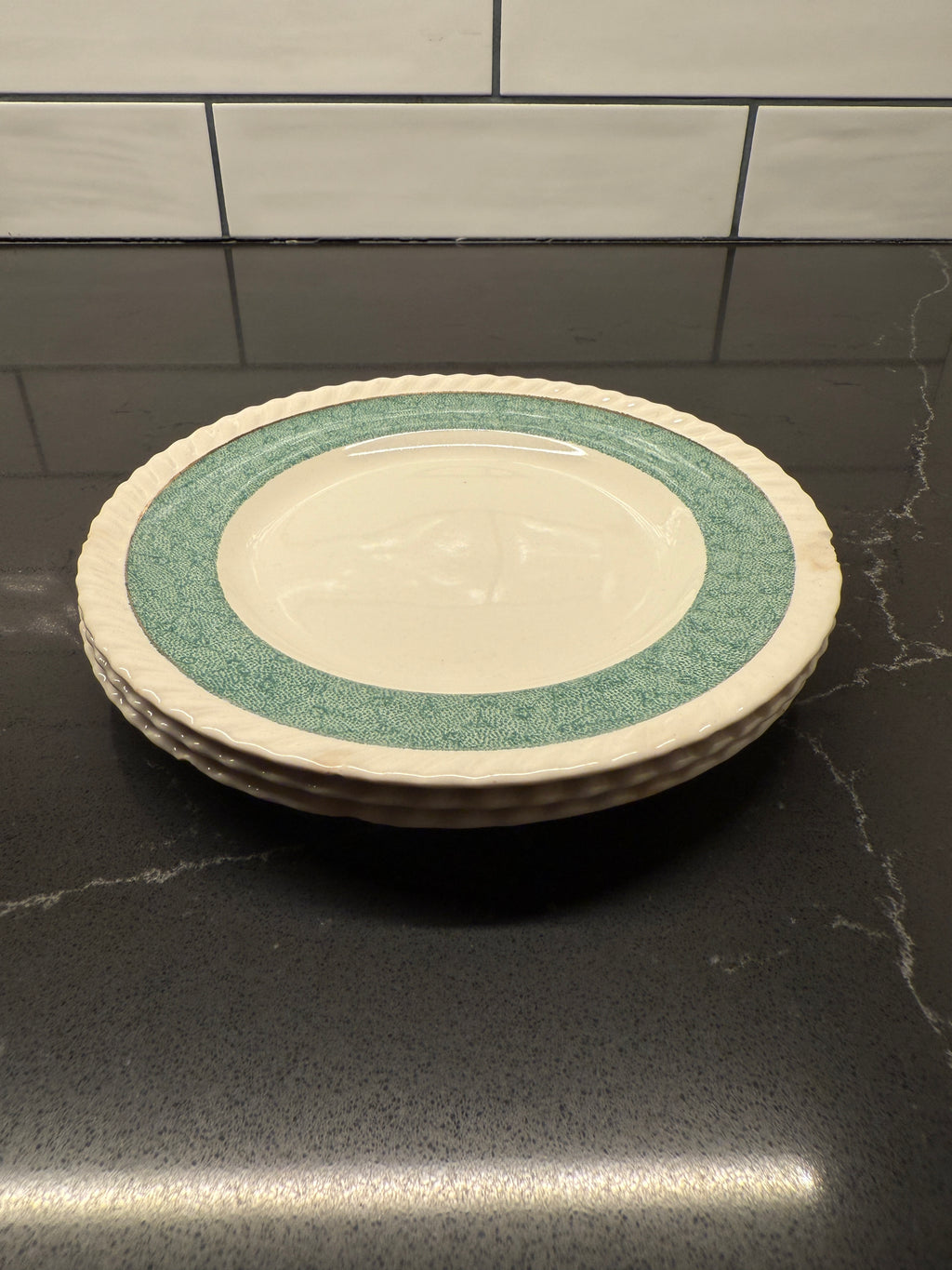 Johnson Brothers “Powder Border” Green & White Mid-Century Dinnerware Set – Scalloped Plates, Bowls & Serving Pieces (England, 1950s–60s)