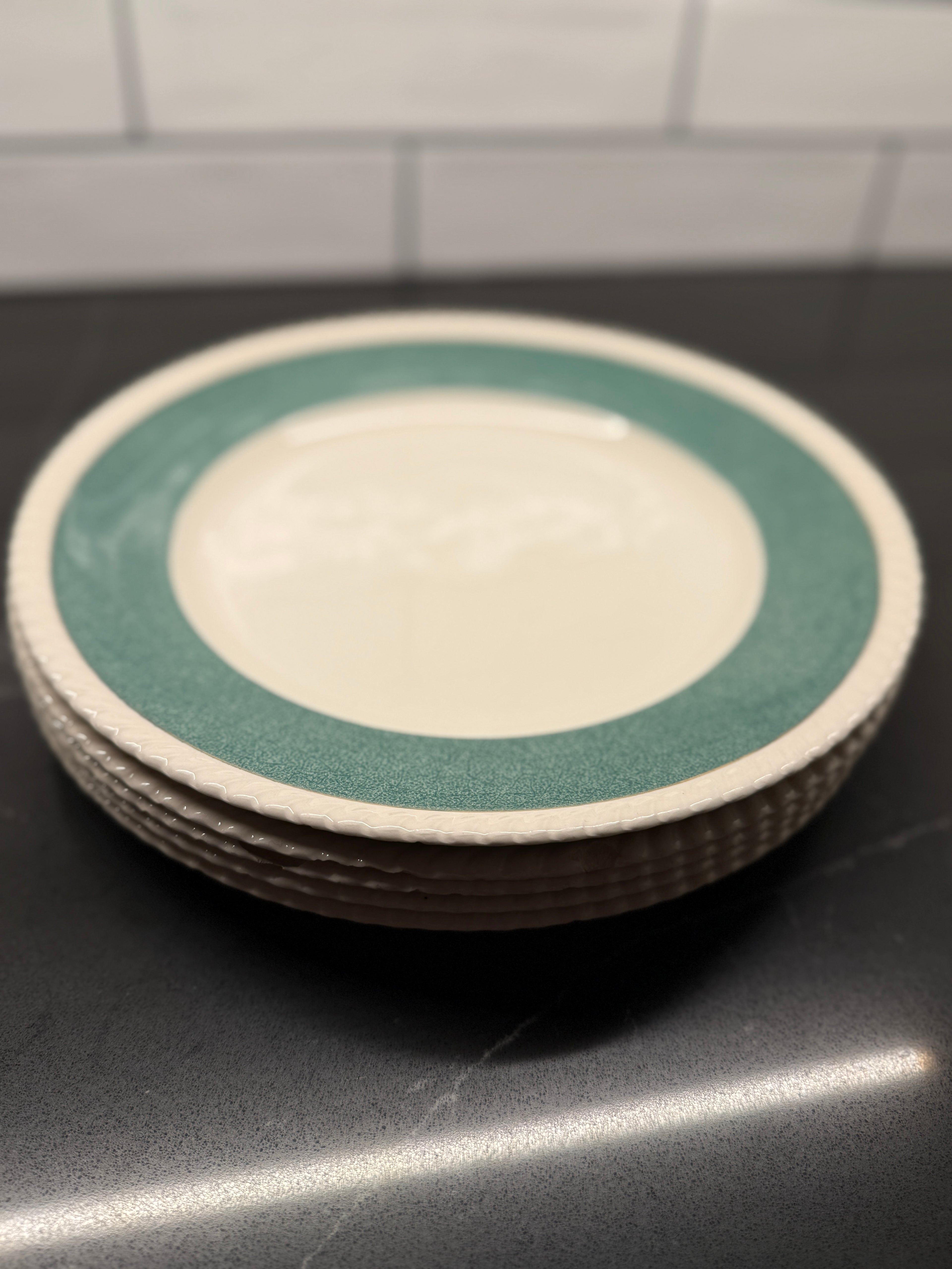 Johnson Brothers “Powder Border” Green & White Mid-Century Dinnerware Set – Scalloped Plates, Bowls & Serving Pieces (England, 1950s–60s)