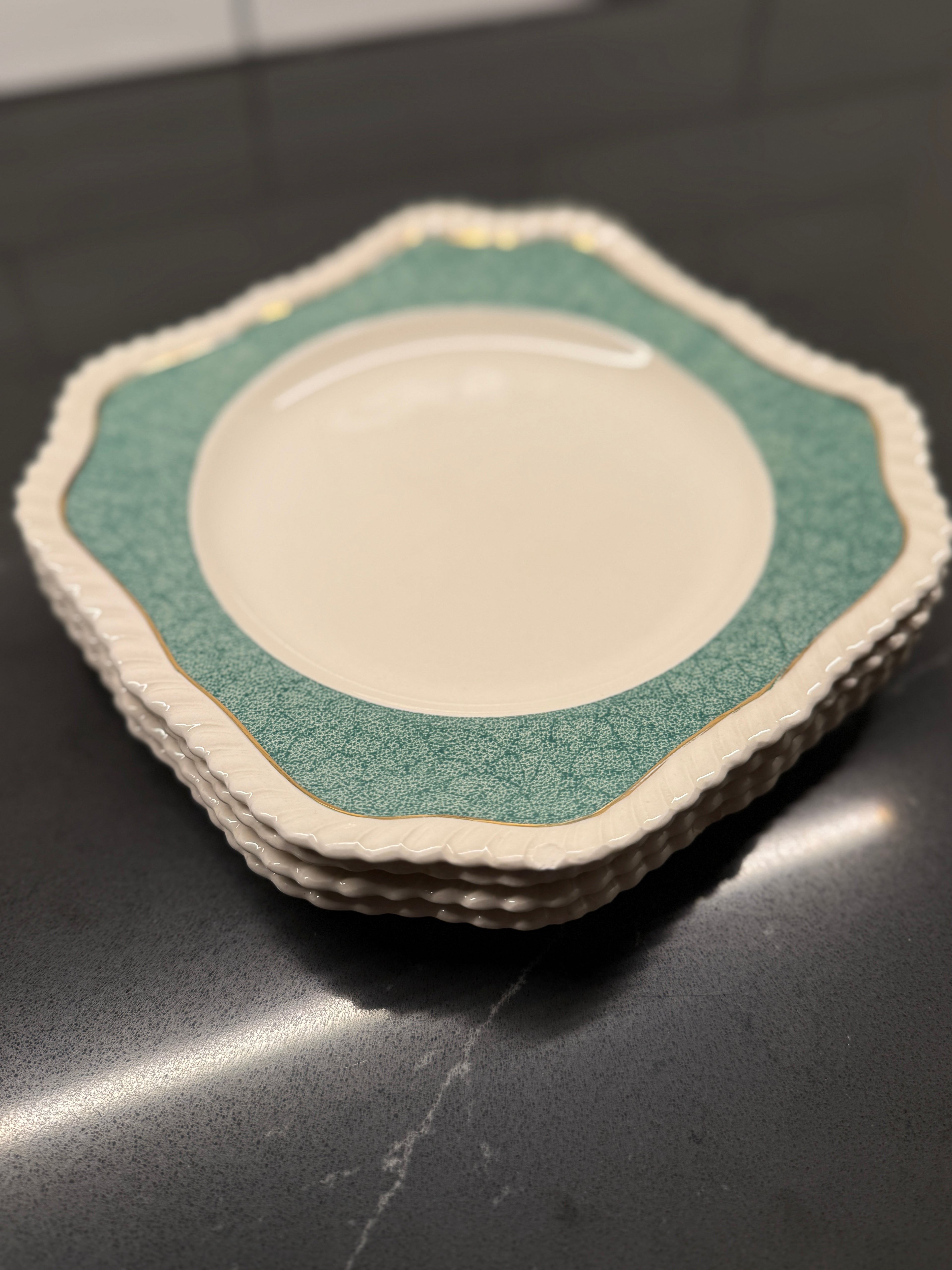 Johnson Brothers “Powder Border” Green & White Mid-Century Dinnerware Set – Scalloped Plates, Bowls & Serving Pieces (England, 1950s–60s)