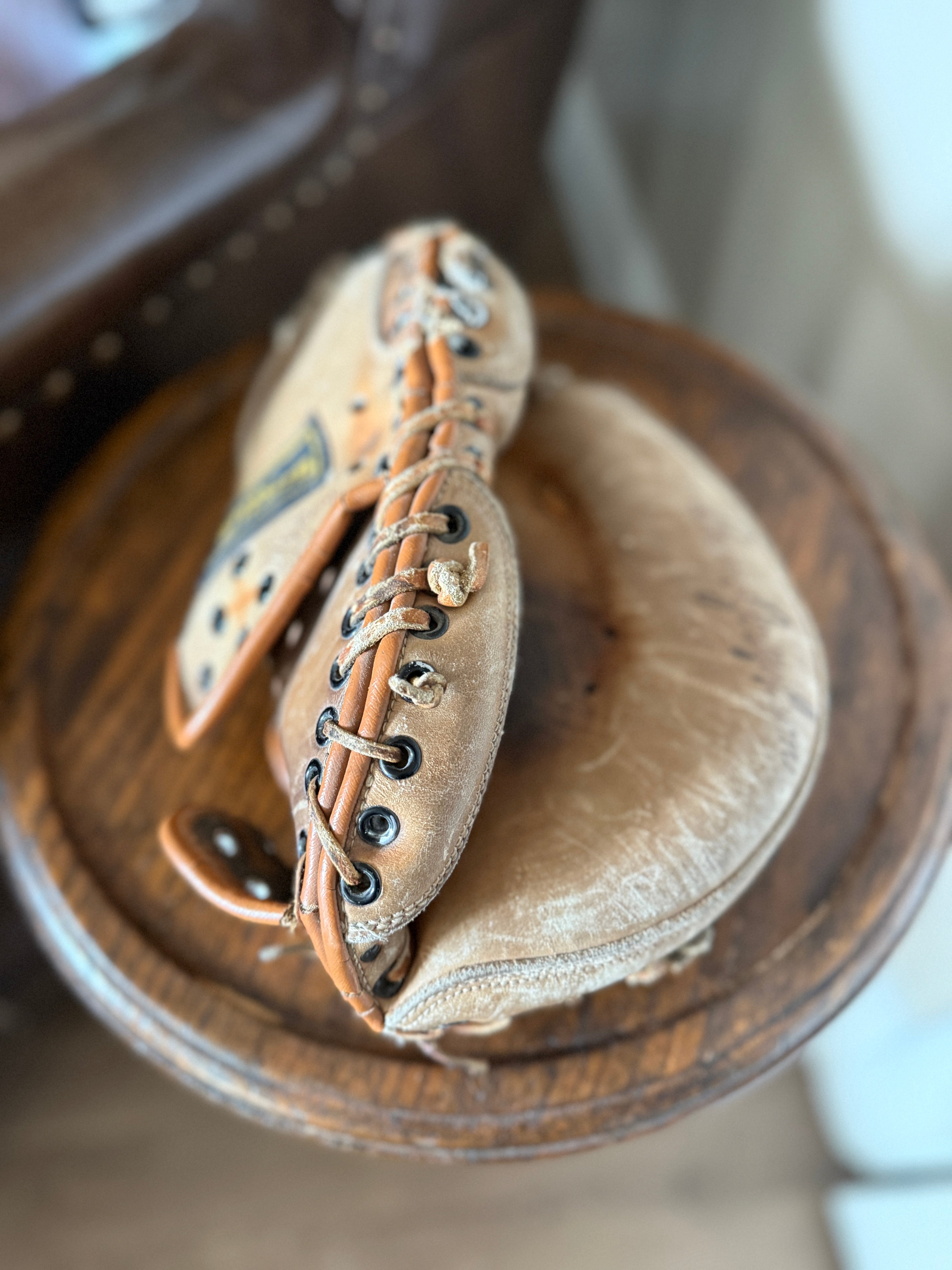 Vintage Wilson Duane Josephson Catcher’s Mitt – 1969–1972 Twin Action Streamlined Fingers Baseball Glove