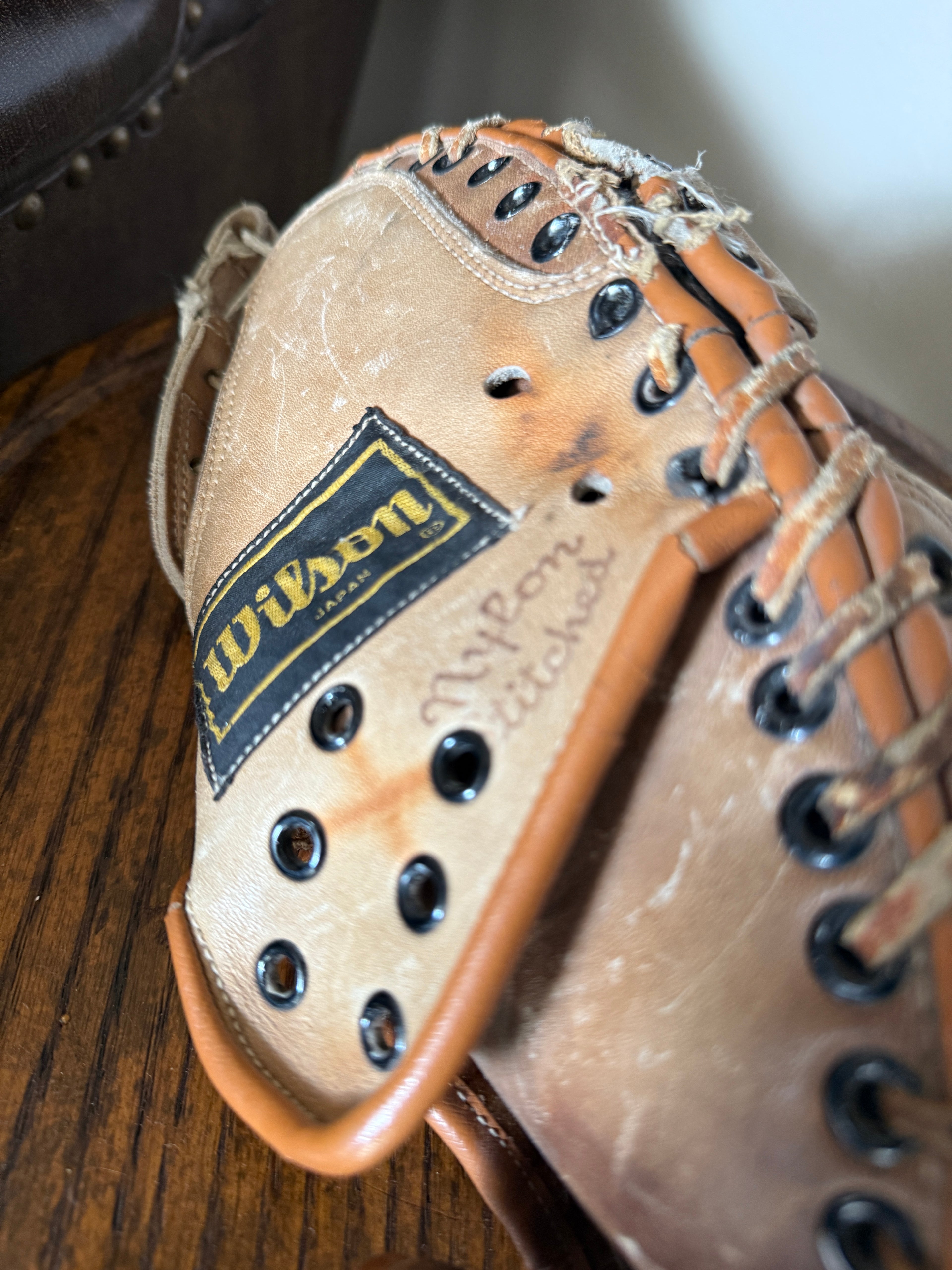 Vintage Wilson Duane Josephson Catcher’s Mitt – 1969–1972 Twin Action Streamlined Fingers Baseball Glove