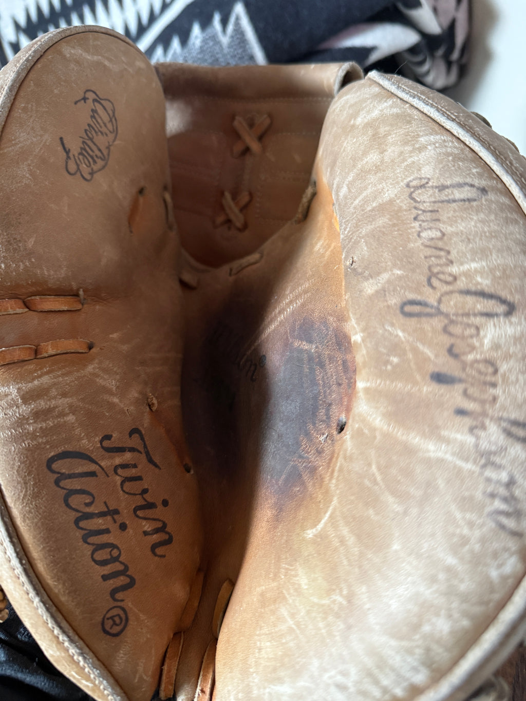 Vintage Wilson Duane Josephson Catcher’s Mitt – 1969–1972 Twin Action Streamlined Fingers Baseball Glove