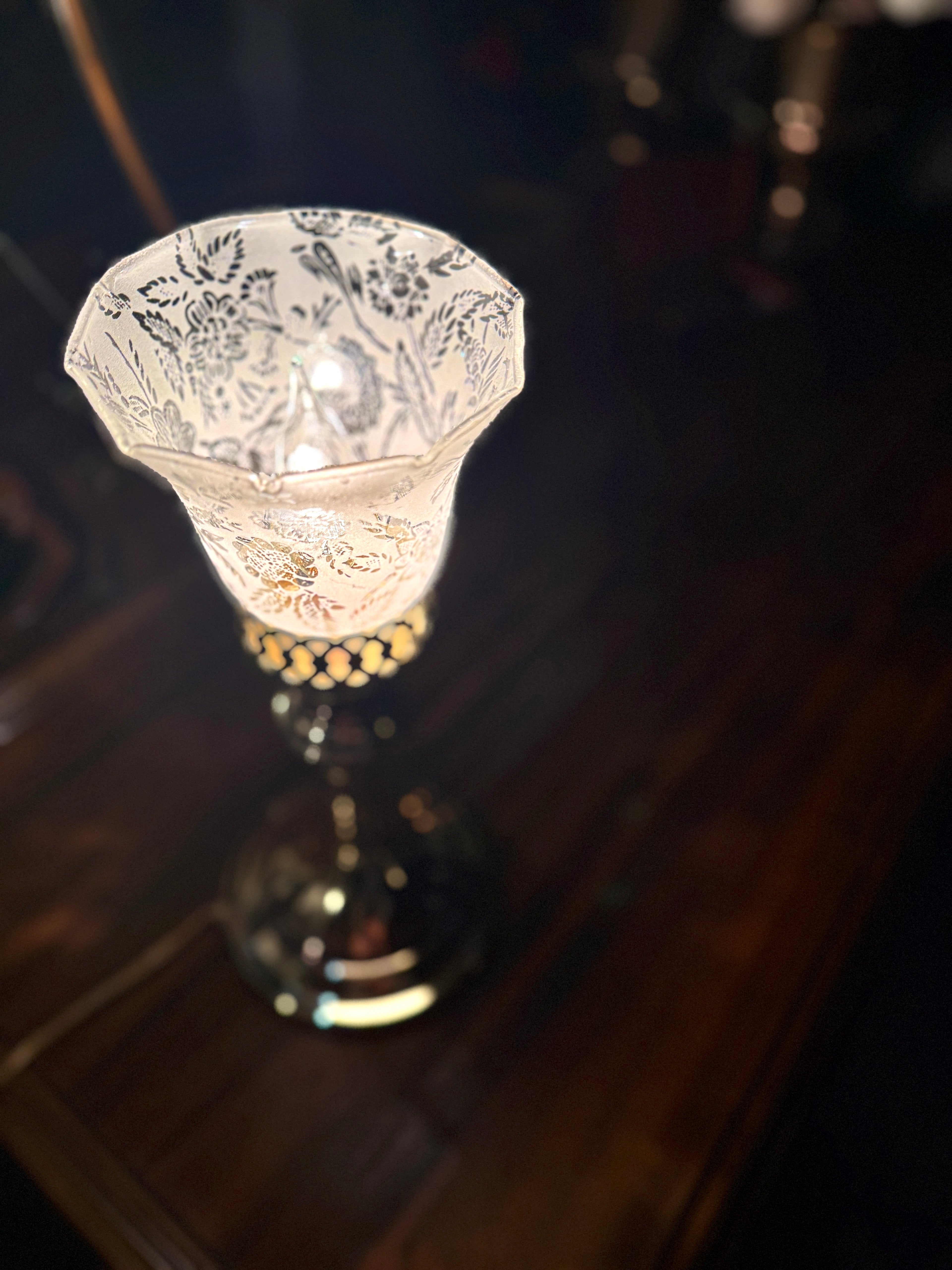 Vintage Brass Touch Lamp with Etched Floral Tulip Glass Shade — Retro Mid-Century Style Lighting