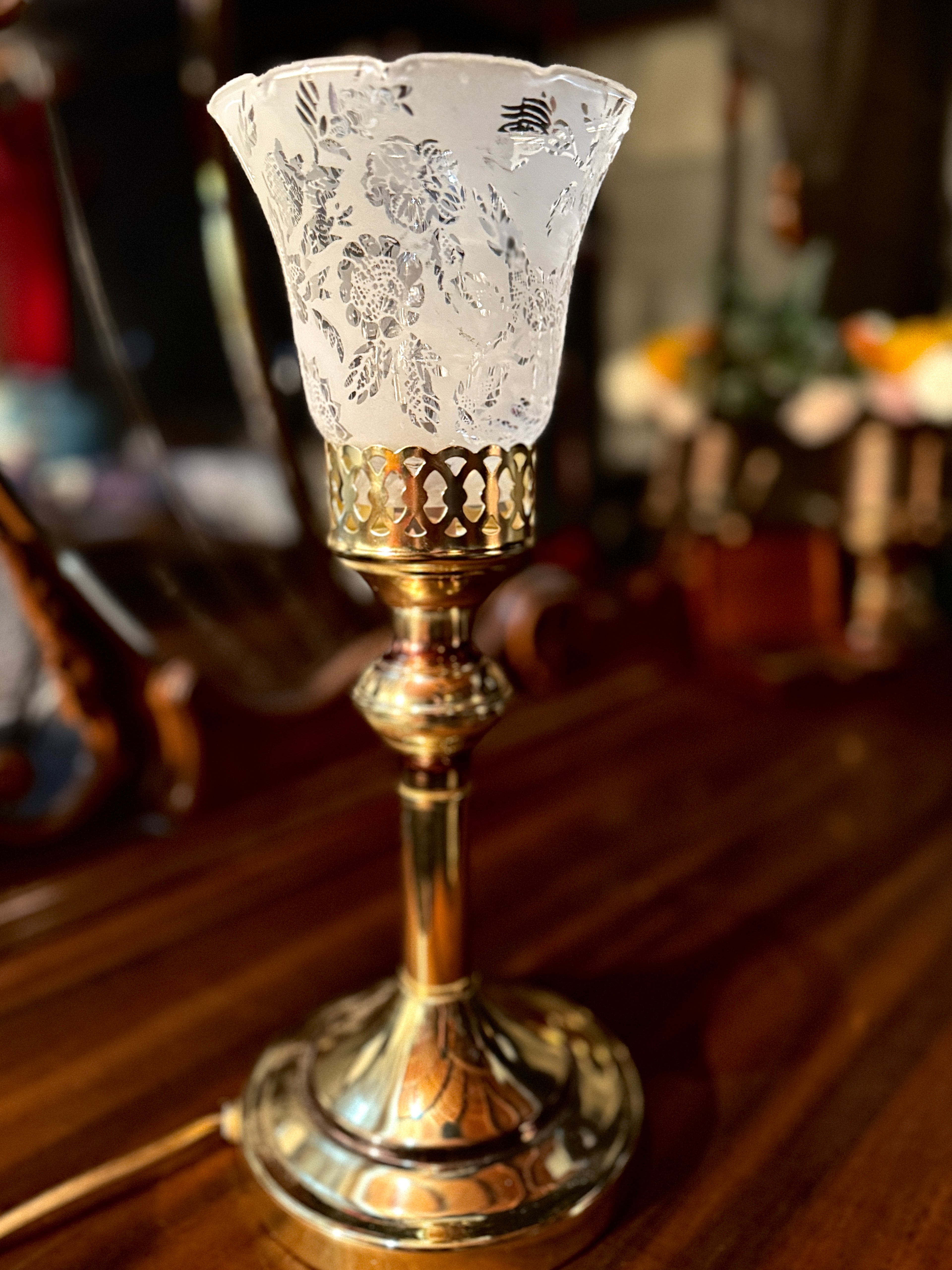 Vintage Brass Touch Lamp with Etched Floral Tulip Glass Shade — Retro Mid-Century Style Lighting