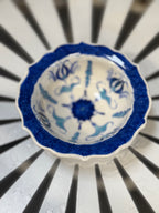 Hand-Painted Kütahya Çini Footed Bowl, Cobalt and Turquoise İznik-Style Tulips, Gediz Çini Mark, c. 1945–1965