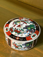 Imari Porcelain Covered Trinket Box, Gosho-Guruma and Phœnix Decoration in Iron Red, Black, and Gold, Japan, c. 1960–1985