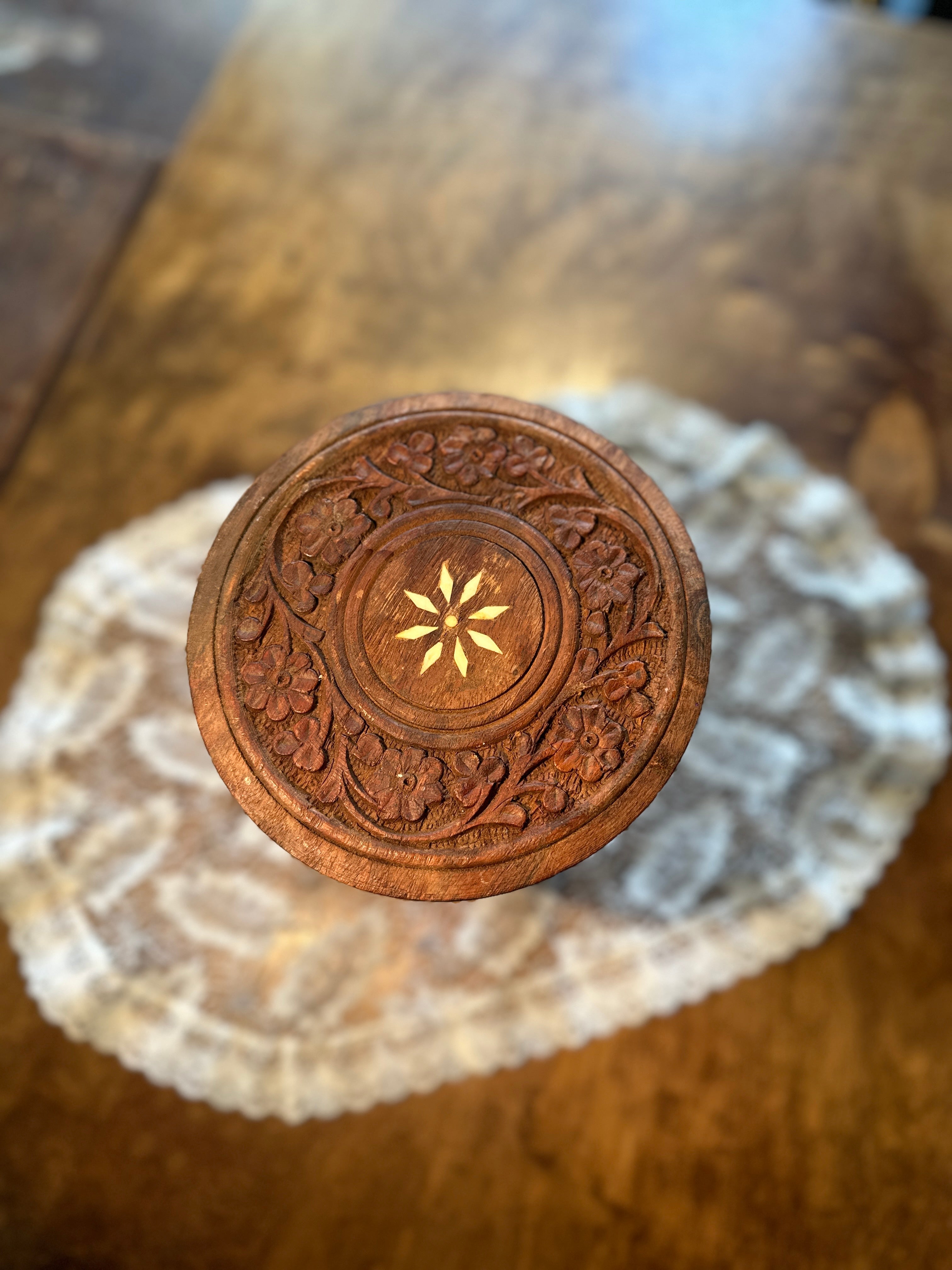 Hand-Carved Folding Miniature Wood Pedestal Table with Floral Inlay, Kashmiri Export Craft c.1970s