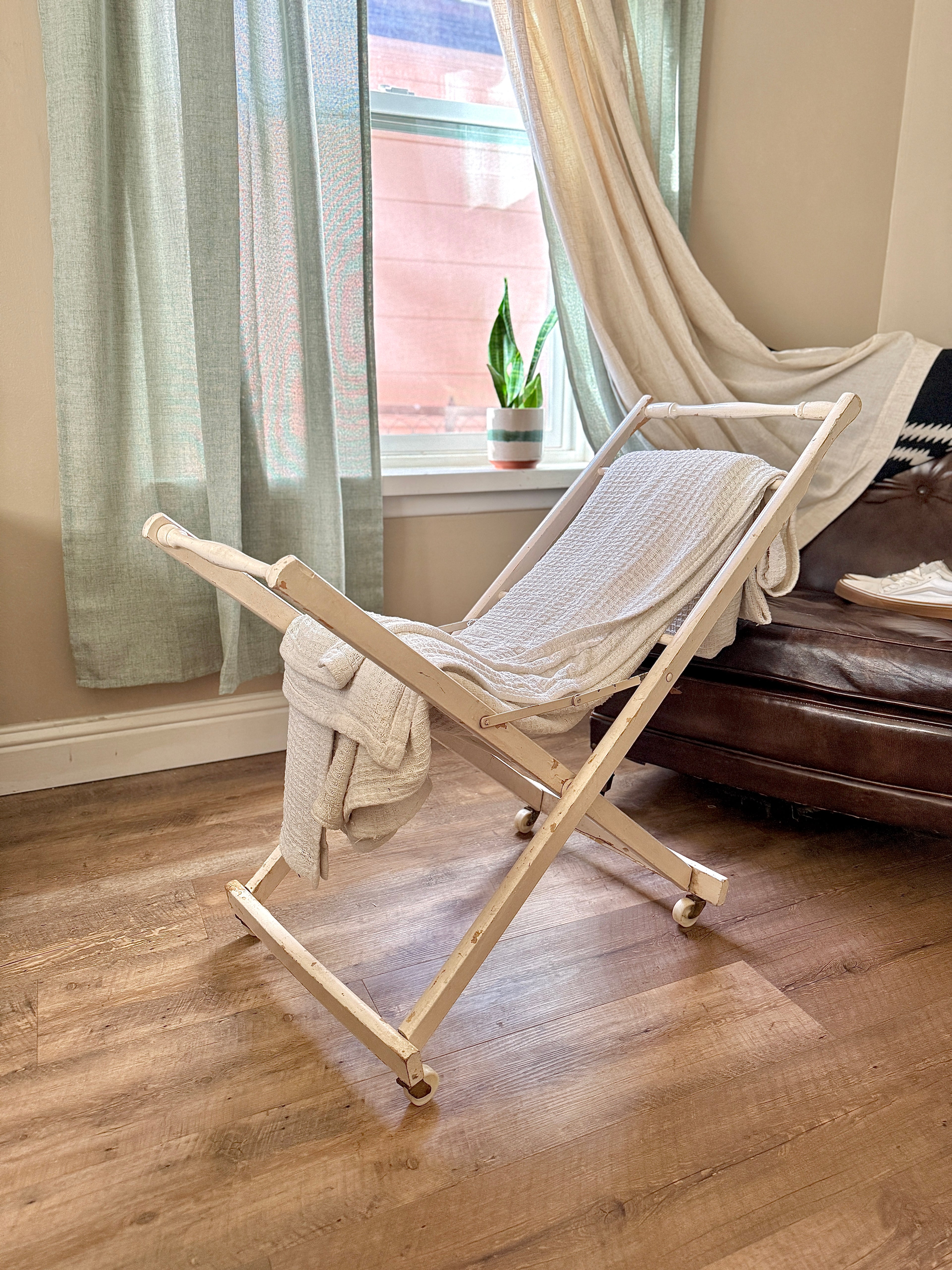 Antique Folding Laundry Rack with Casters (c.1910–1930) | Early 20th Century Wooden Clothes Airer