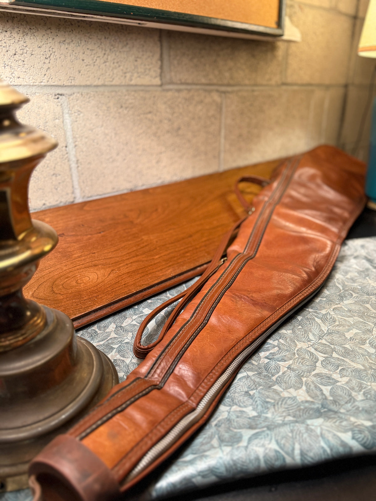 Vintage Apache Leather Rifle Case – Mid-Century Full-Grain Gun Bag
