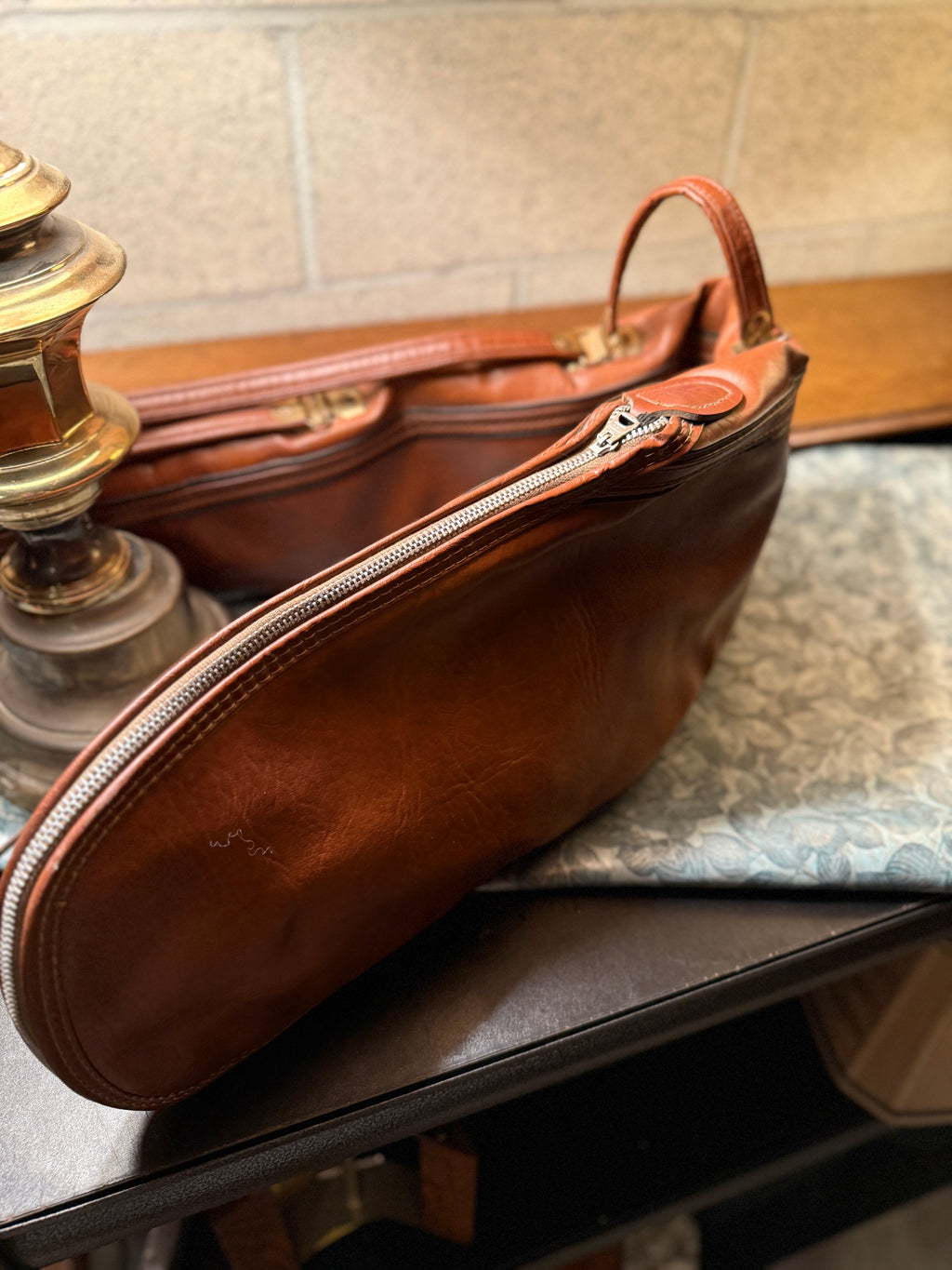 Vintage Apache Leather Rifle Case – Mid-Century Full-Grain Gun Bag