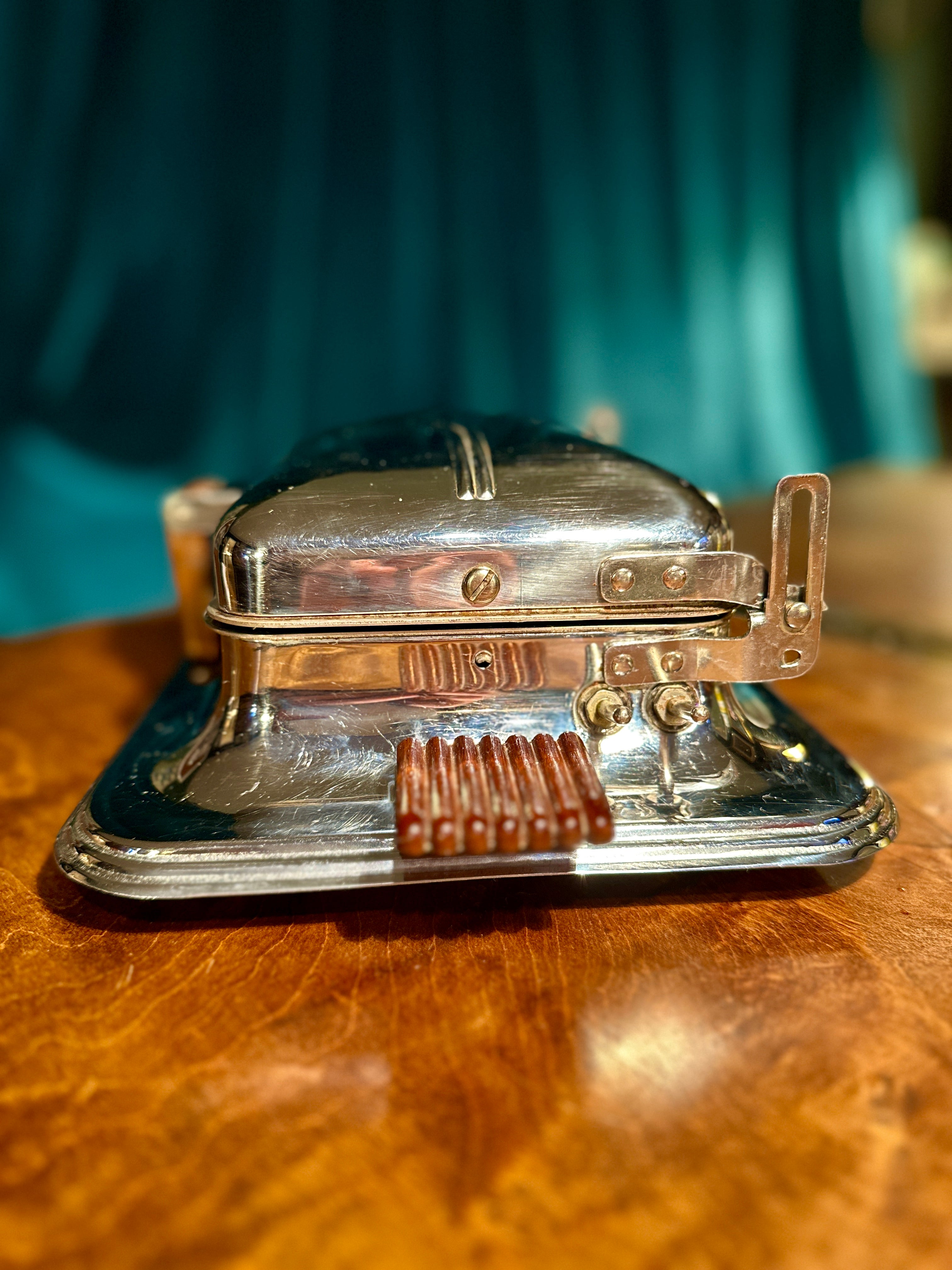 Vintage Electrahot Style No. 368 Art Deco Chrome Sandwich Toaster Press – Mansfield Ohio c.1938–1945