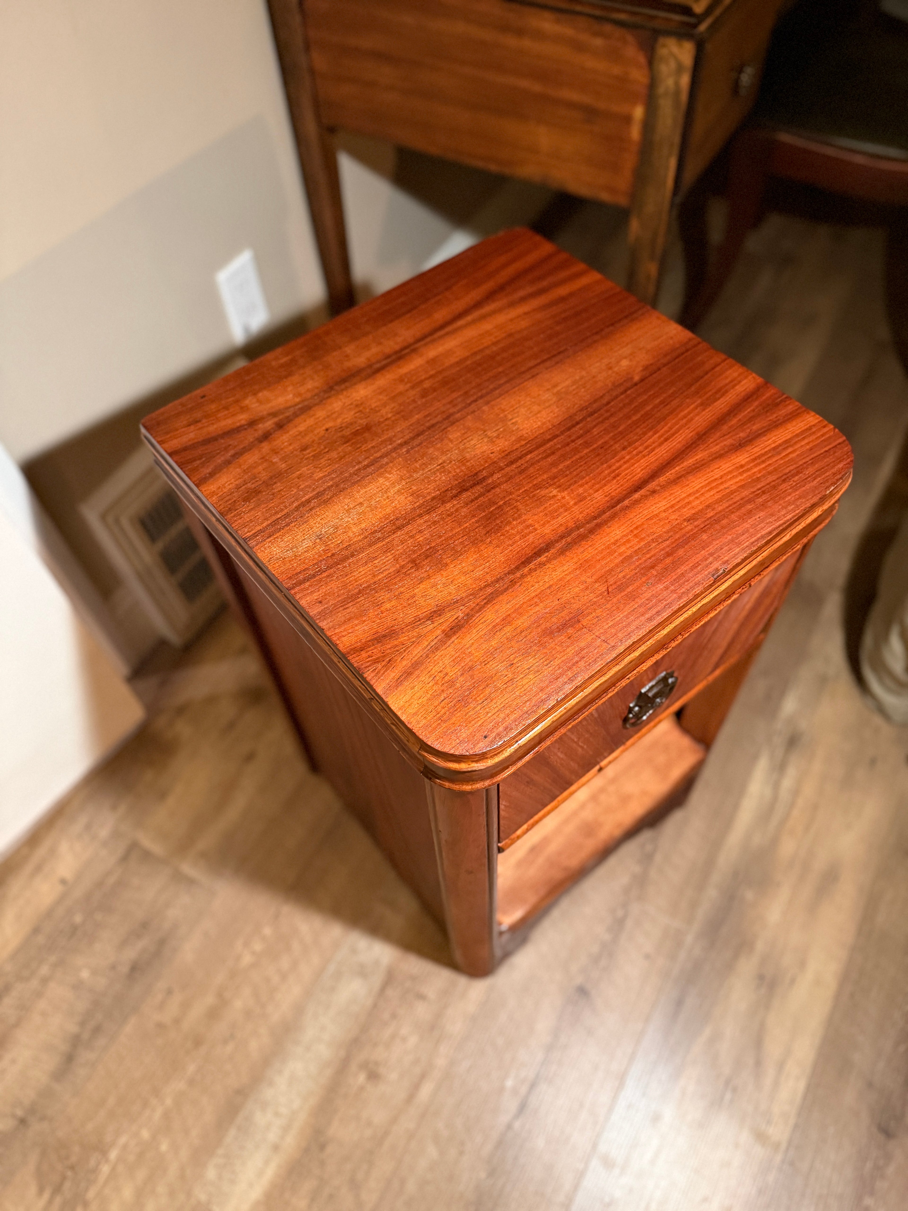 Early 20th-Century Mahogany Bedside Cabinet One-Drawer Nightstand, c. 1910s–1920s