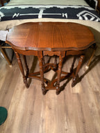 Edwardian Mahogany Occasional Table Scalloped Top Accent Table, c. 1910s–1920s
