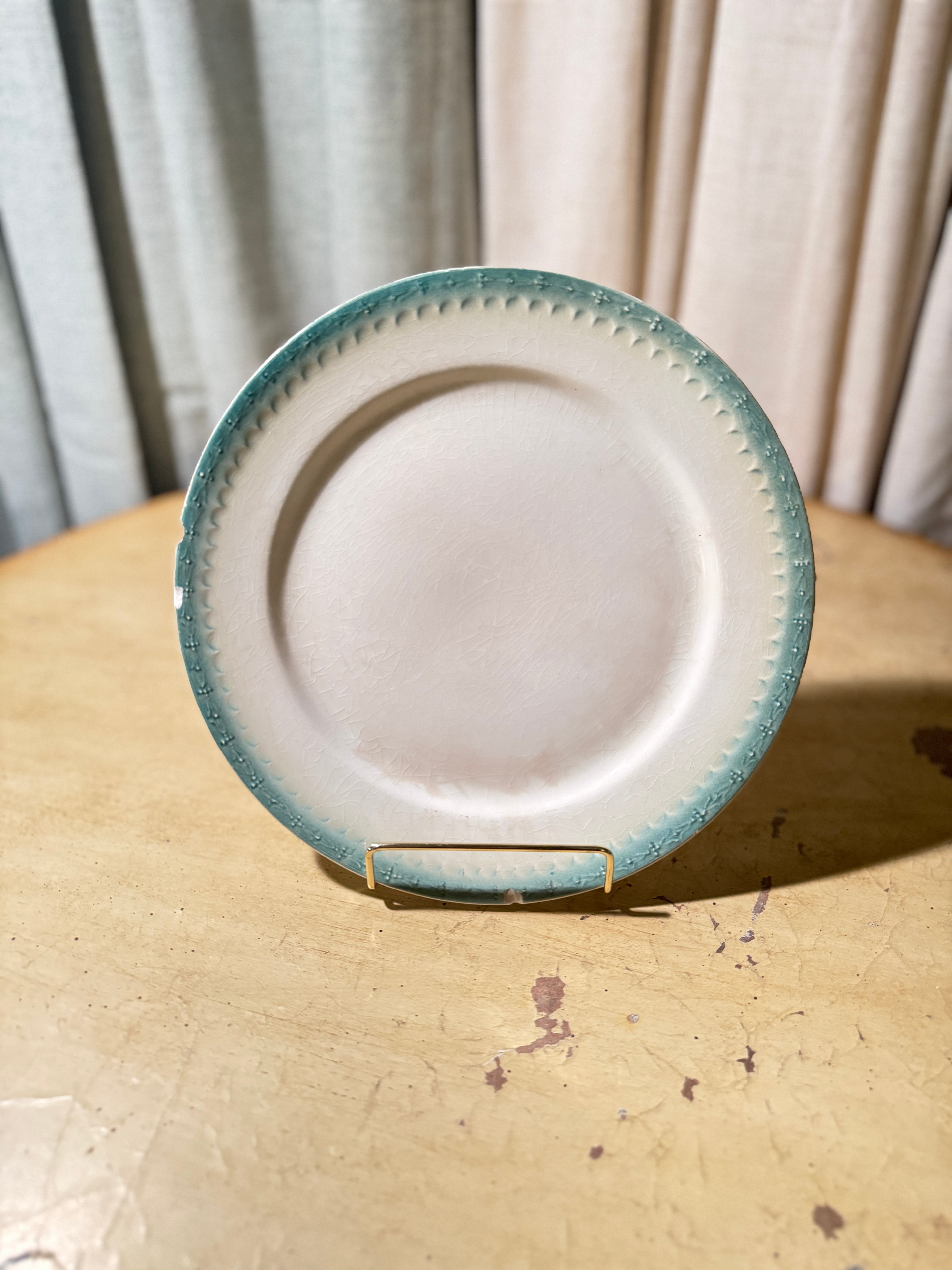 Early 20th Century Seafoam Rim Earthenware Dinner Plate, Unmarked American Pottery, c. 1900–1915