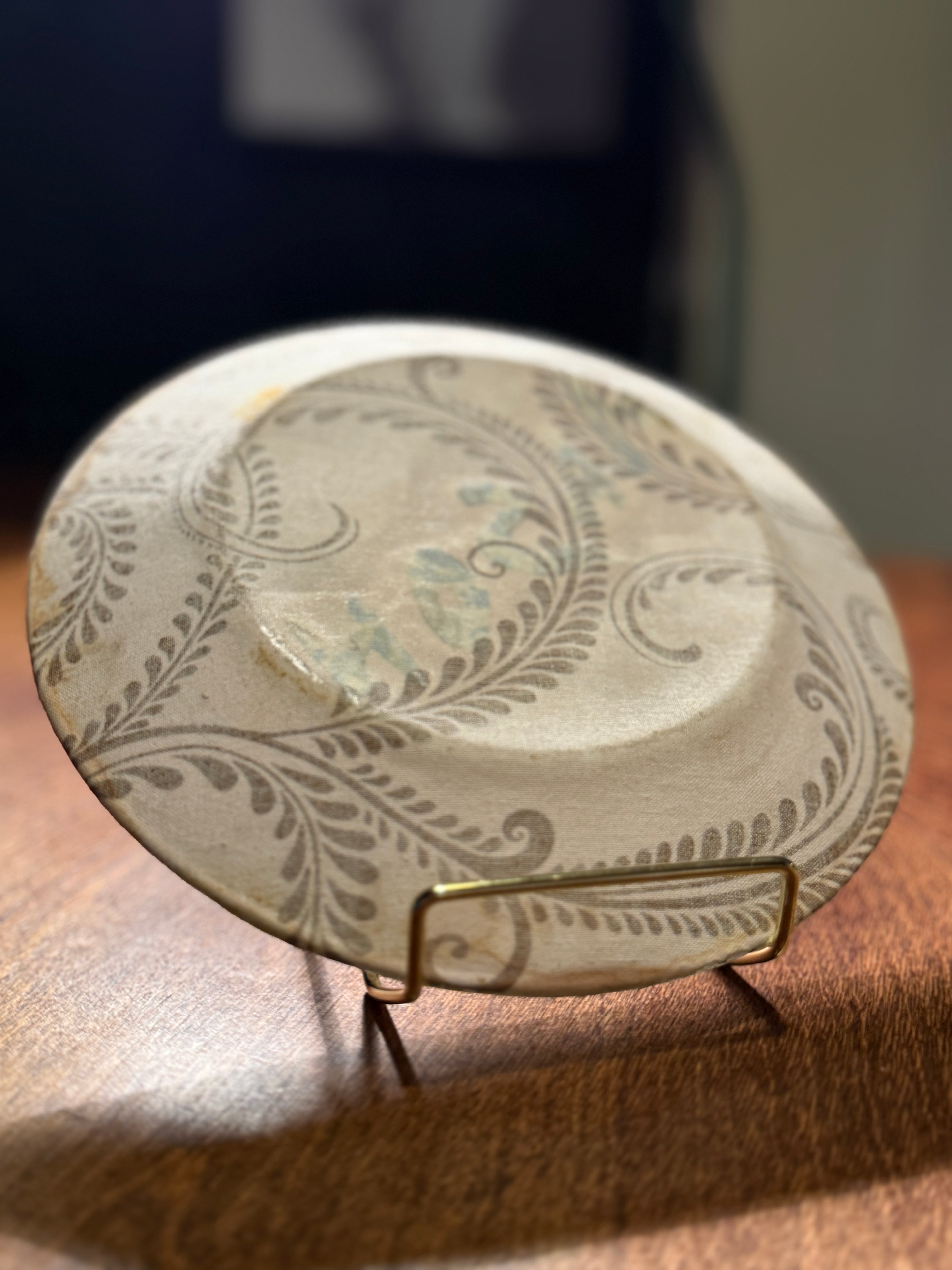 Reverse-Painted Glass Decorative Plate with Mason’s Transfer, Late Victorian, c. 1880s–1900s