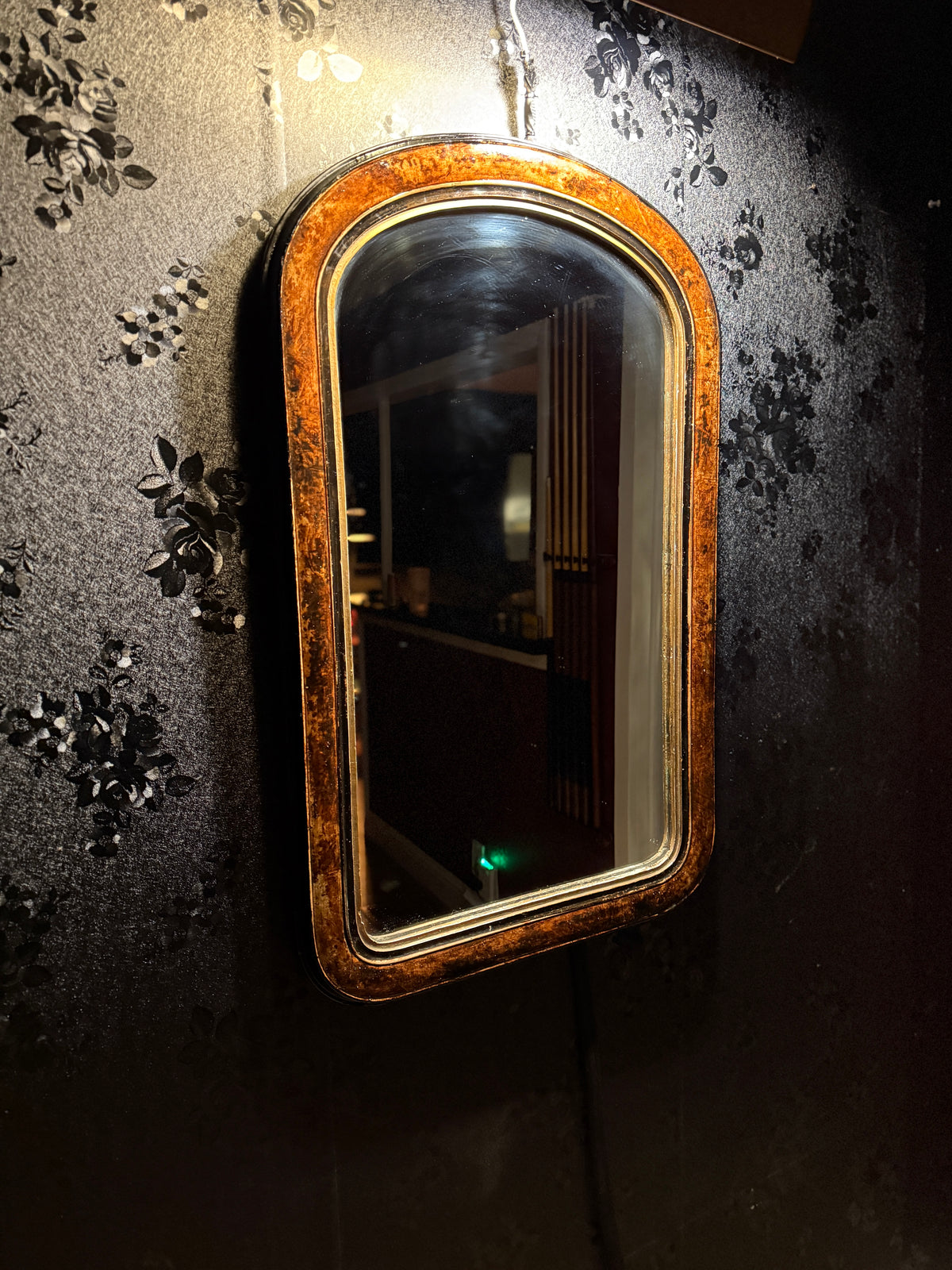 Antique Arched Faux-Burl Mirror (c.1890–1910) – Original Patina &amp; Early Silvered Glass