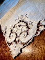 Antique Embroidered Linen Handkerchief Set with Cutwork Lace, Edwardian Ladies Hankies c.1910–1930