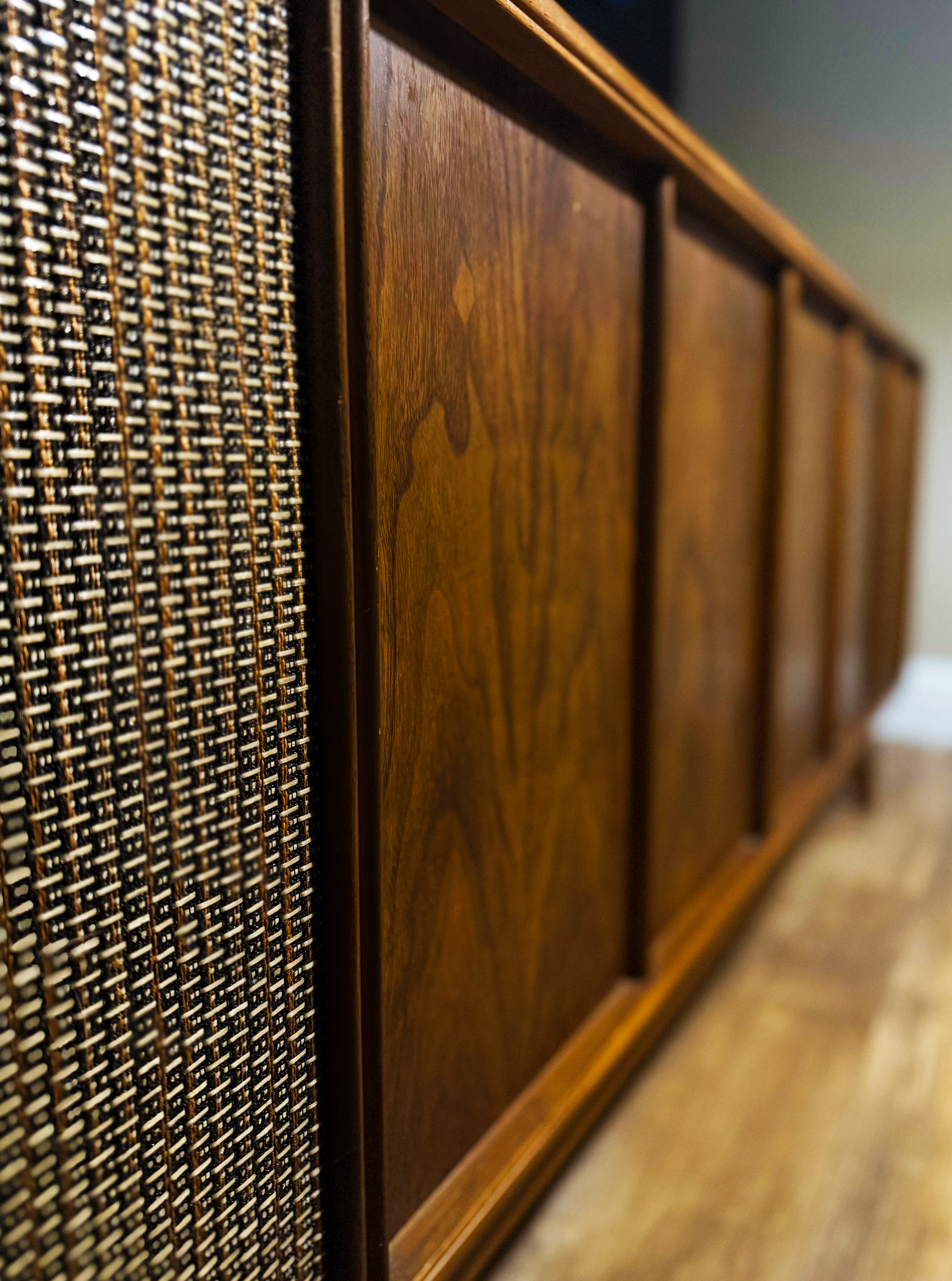 Magnavox Astro-Sonic Console Stereo & Record Player