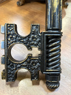 Vintage Syroco Lion Skeleton Key Wall Plaque, No. 3661-B, c. 1969–1980