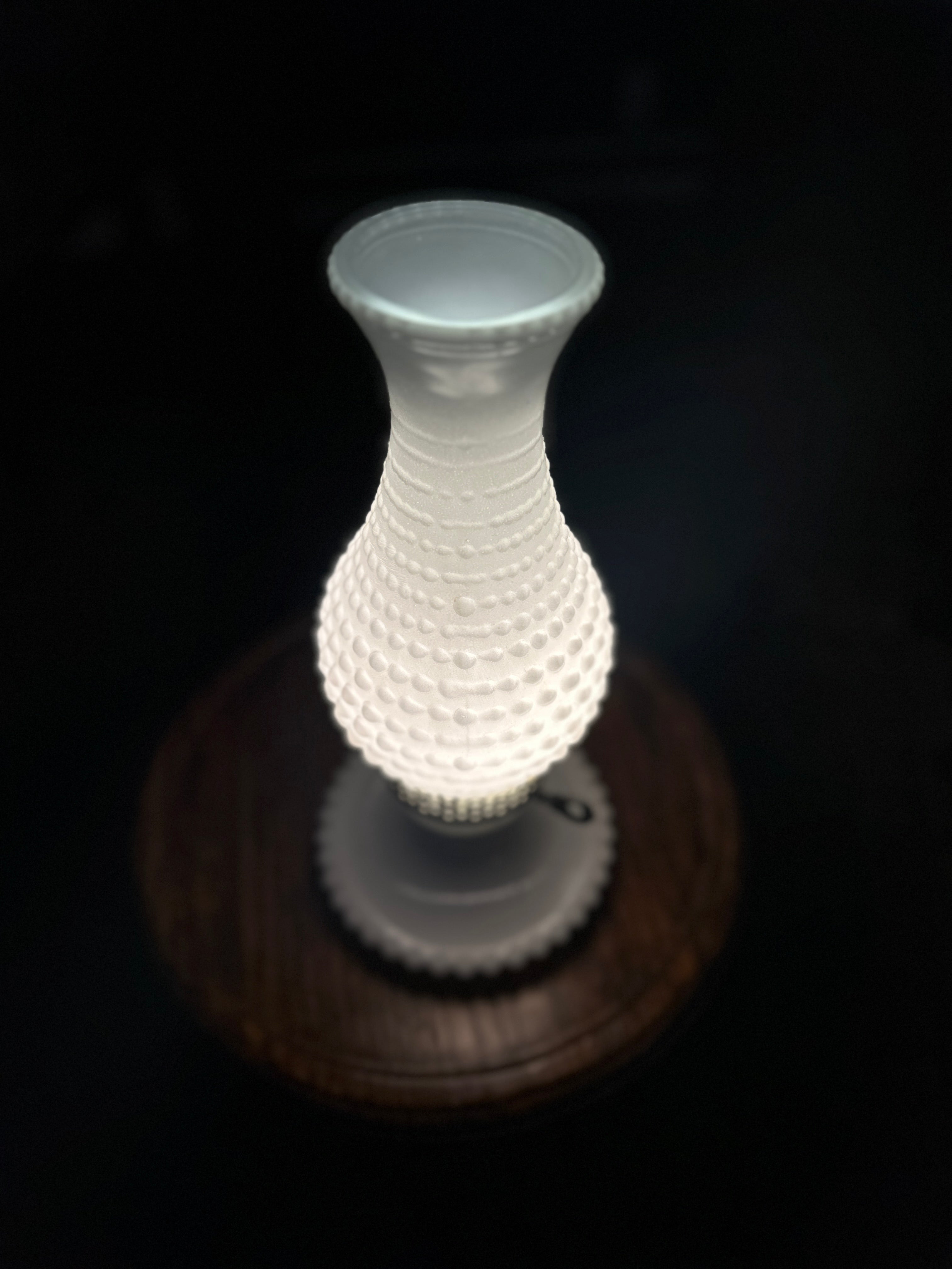 Vintage Hobnail Milk Glass Boudoir Lamp Key Switch c.1960s